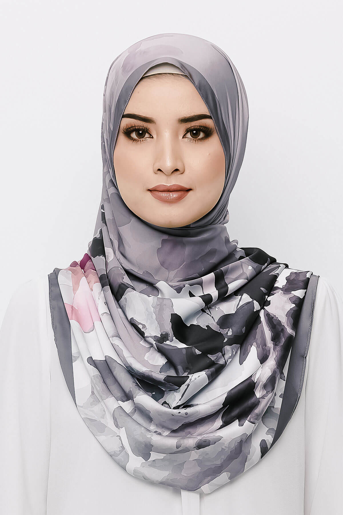 FLEURS Long Shawl Soft Satin Printed in Grey