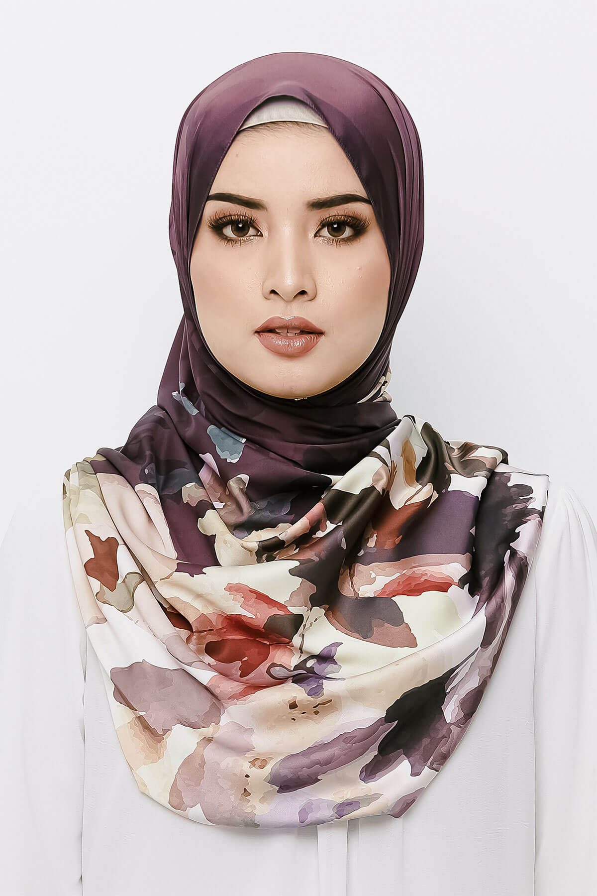 FLEURS Long Shawl Soft Satin Printed in Soft Brown