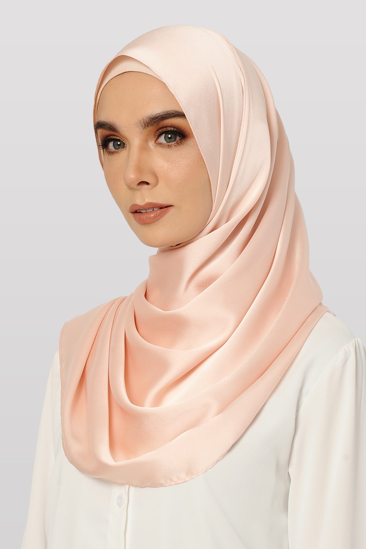 Anecdotte Reed Satin Shawl Peach Left