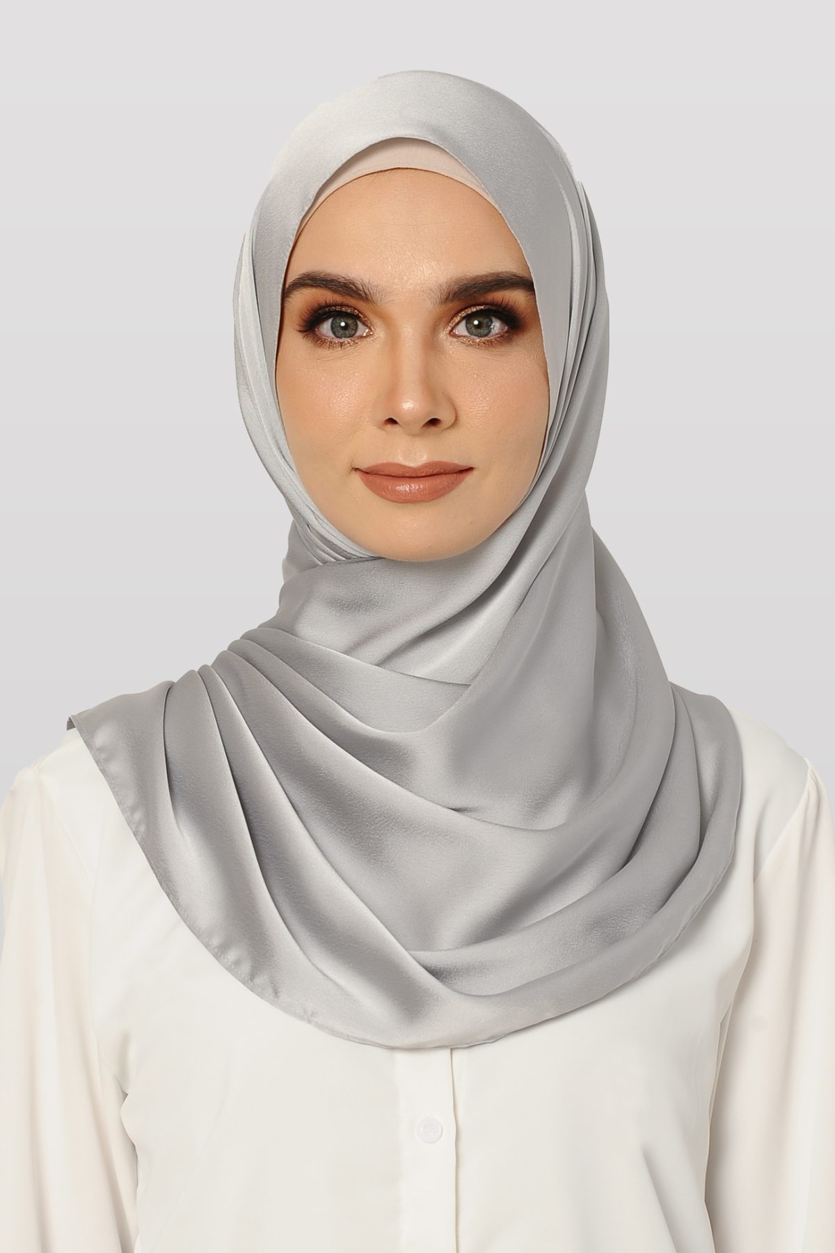 REED Long Shawl Satin Plain in Silver Grey