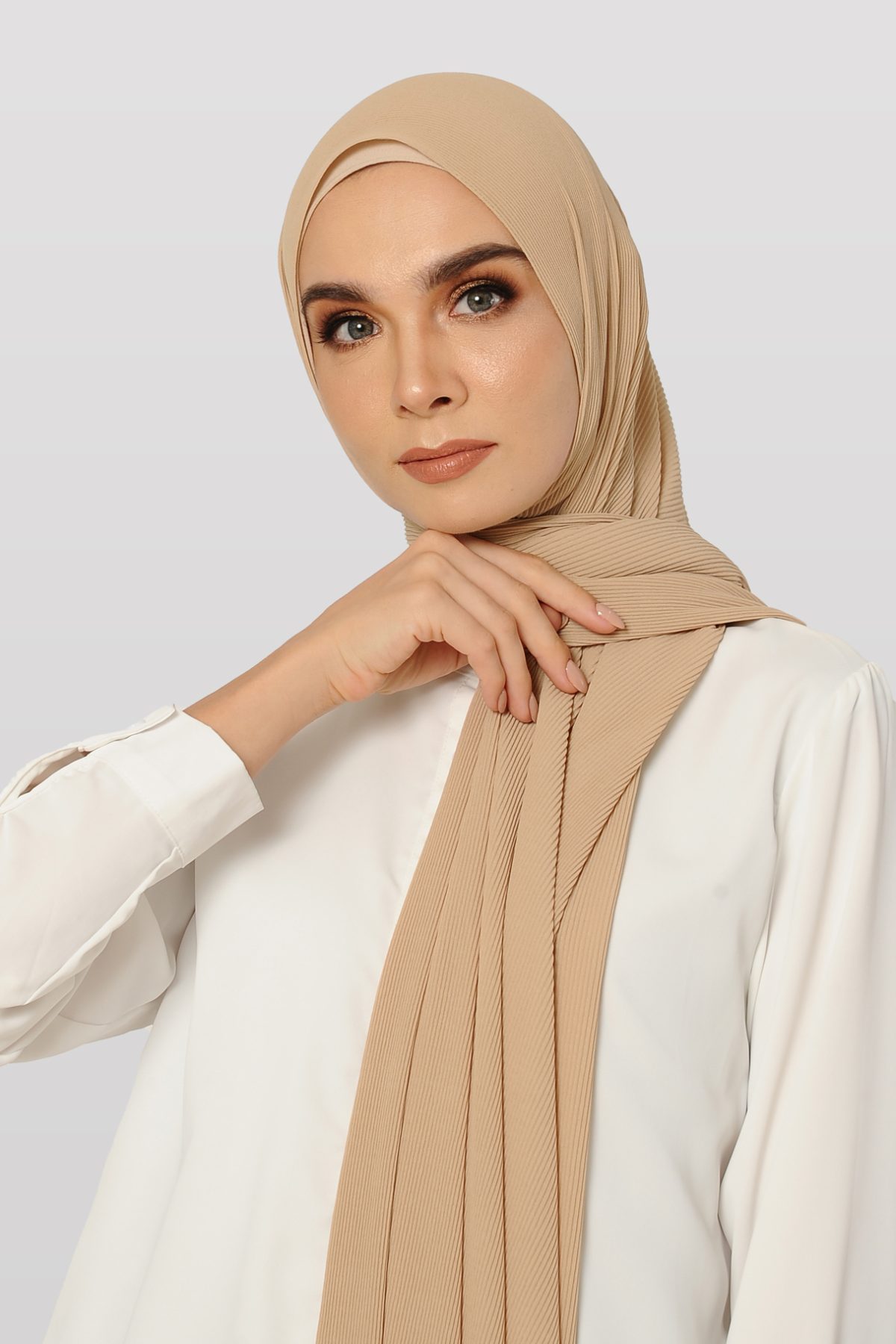 FAITH Long Shawl Chiffon Plain Pleated In Latte