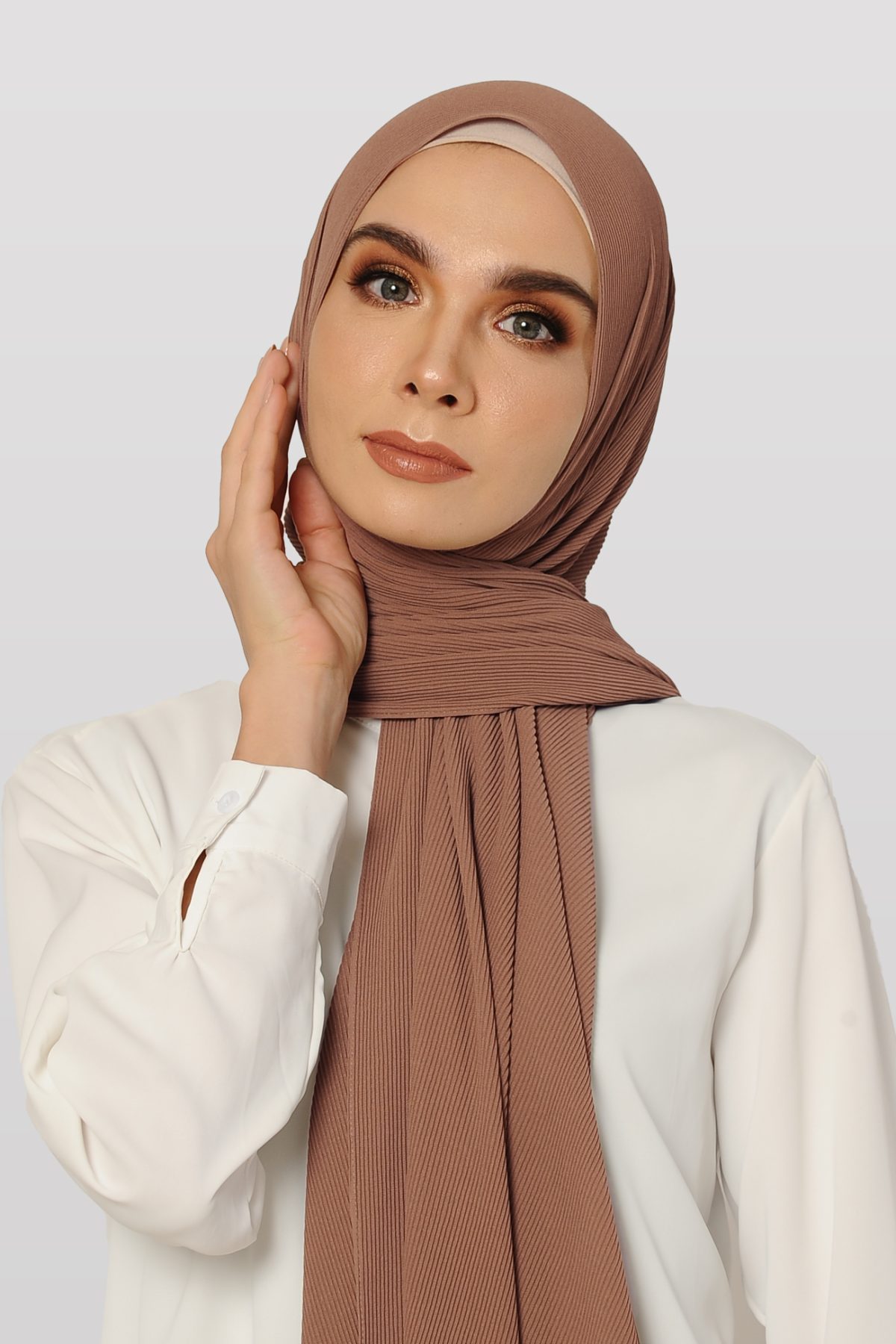 FAITH Long Shawl Chiffon Plain Pleated In Mocha