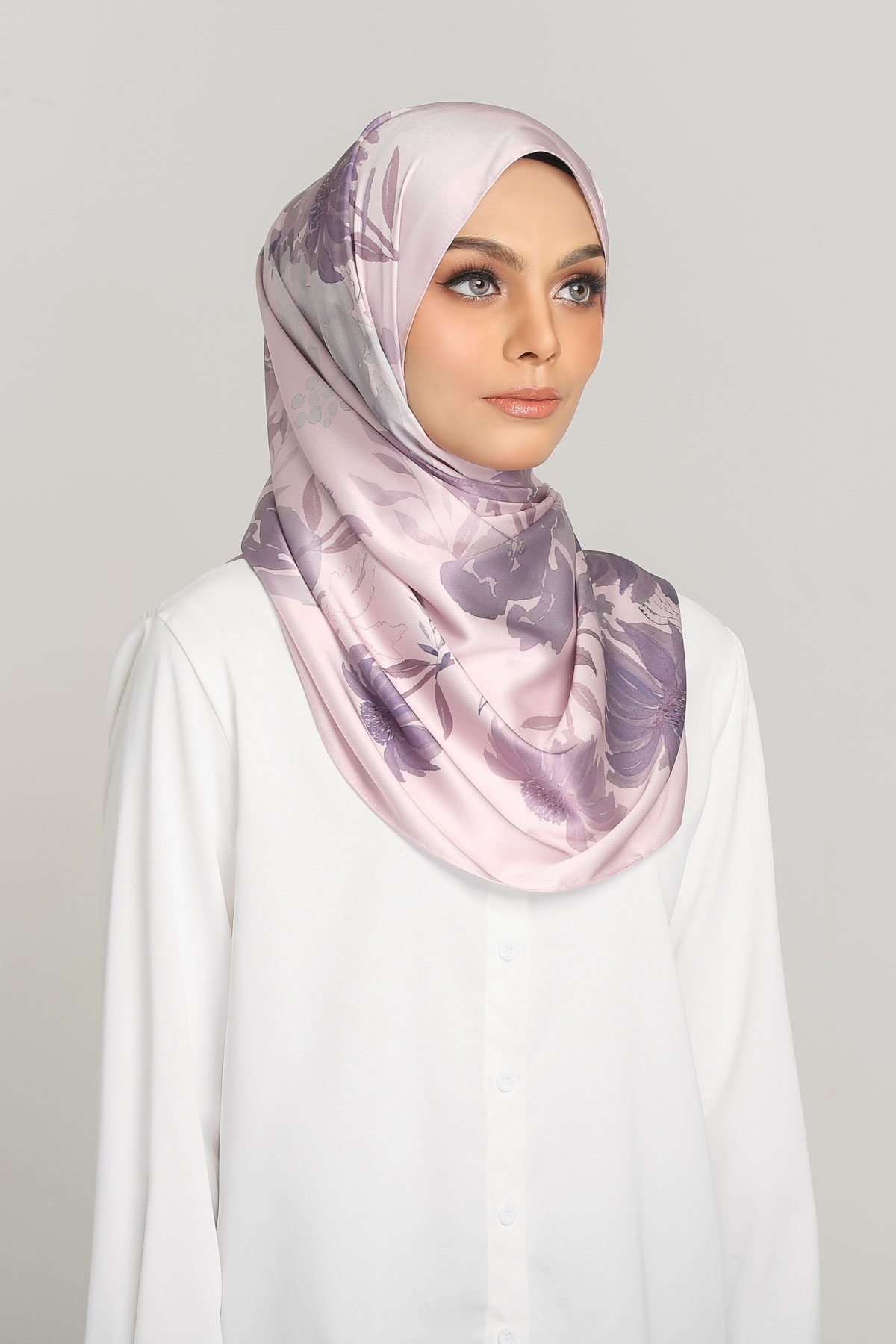 Anecdotte-Meadow-Chryseis-Satin-Shawl-Dusty-Pink-Right