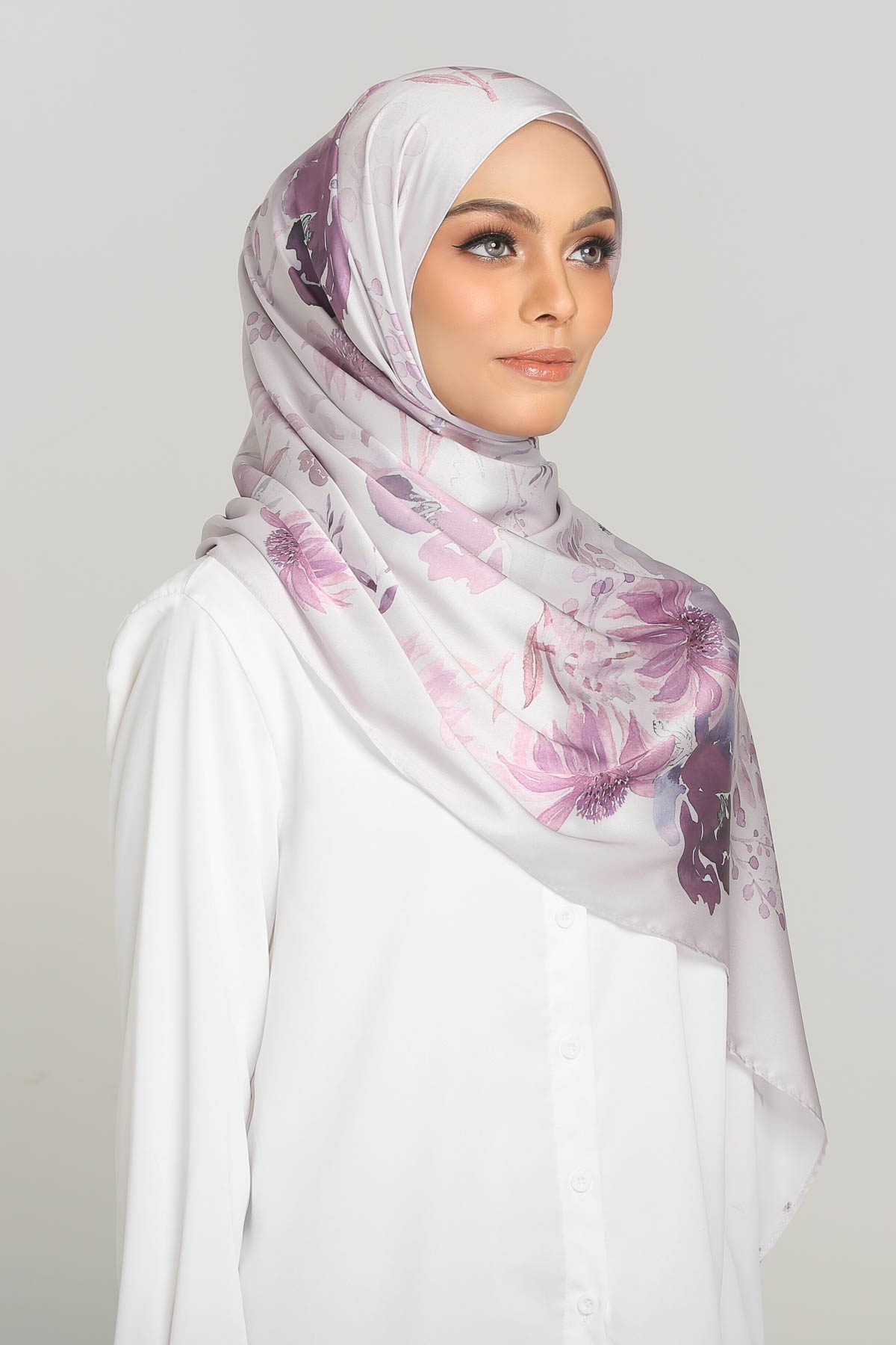 Anecdotte-Meadow-Chryseis-Satin-Shawl-Lilac-Right