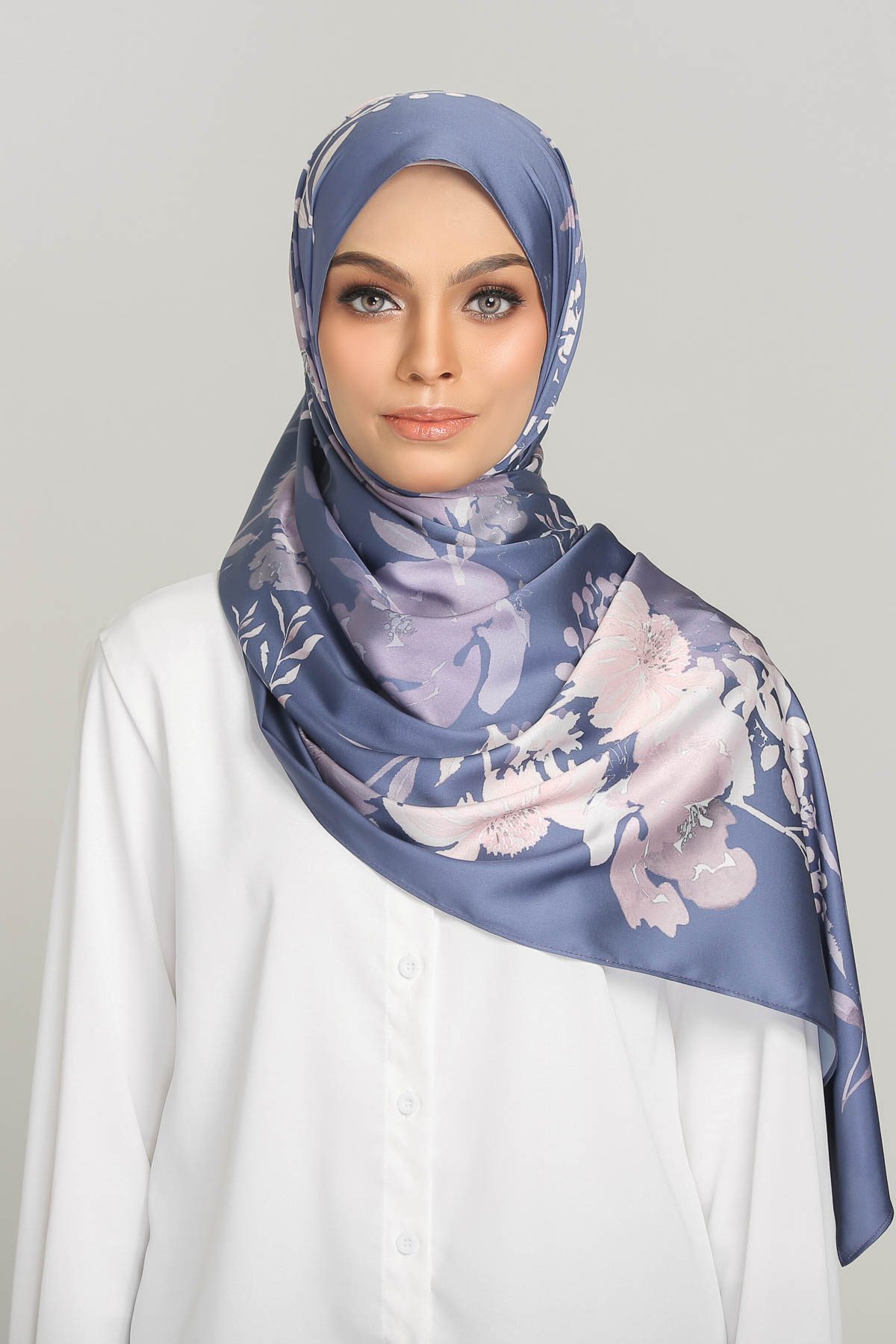 MEADOW Chryseis Long Shawl Satin Silk Printed In Midnight Blue