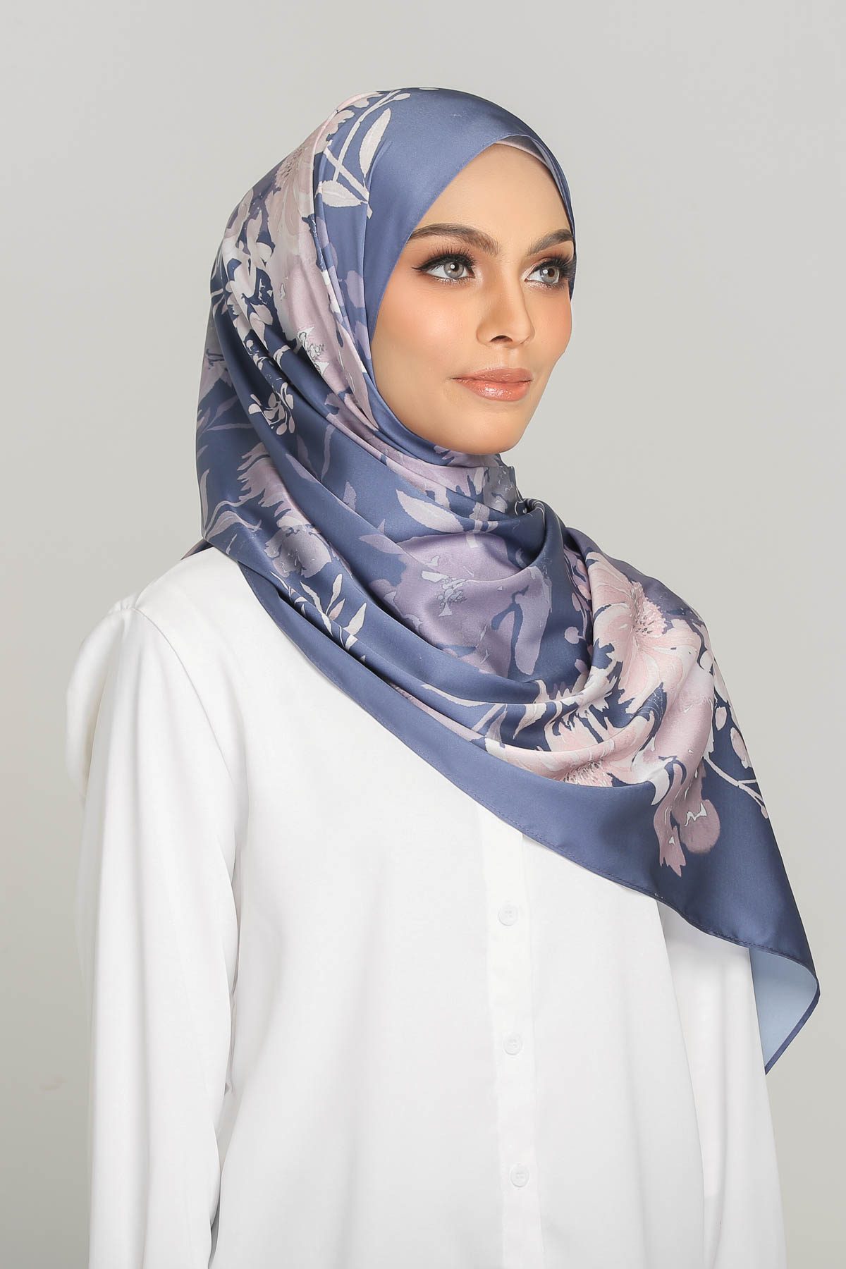 Anecdotte-Meadow-Chryseis-Satin-Shawl-Midnight-Blue-Right