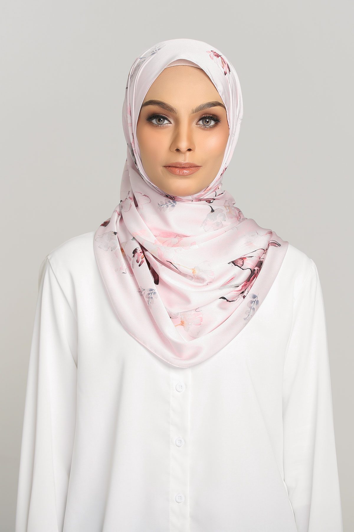 MEADOW Dahlia Long Shawl Satin Silk Printed In Light Pink