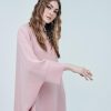 CHLOE Jubah Kaftan Rose Pink Close Up