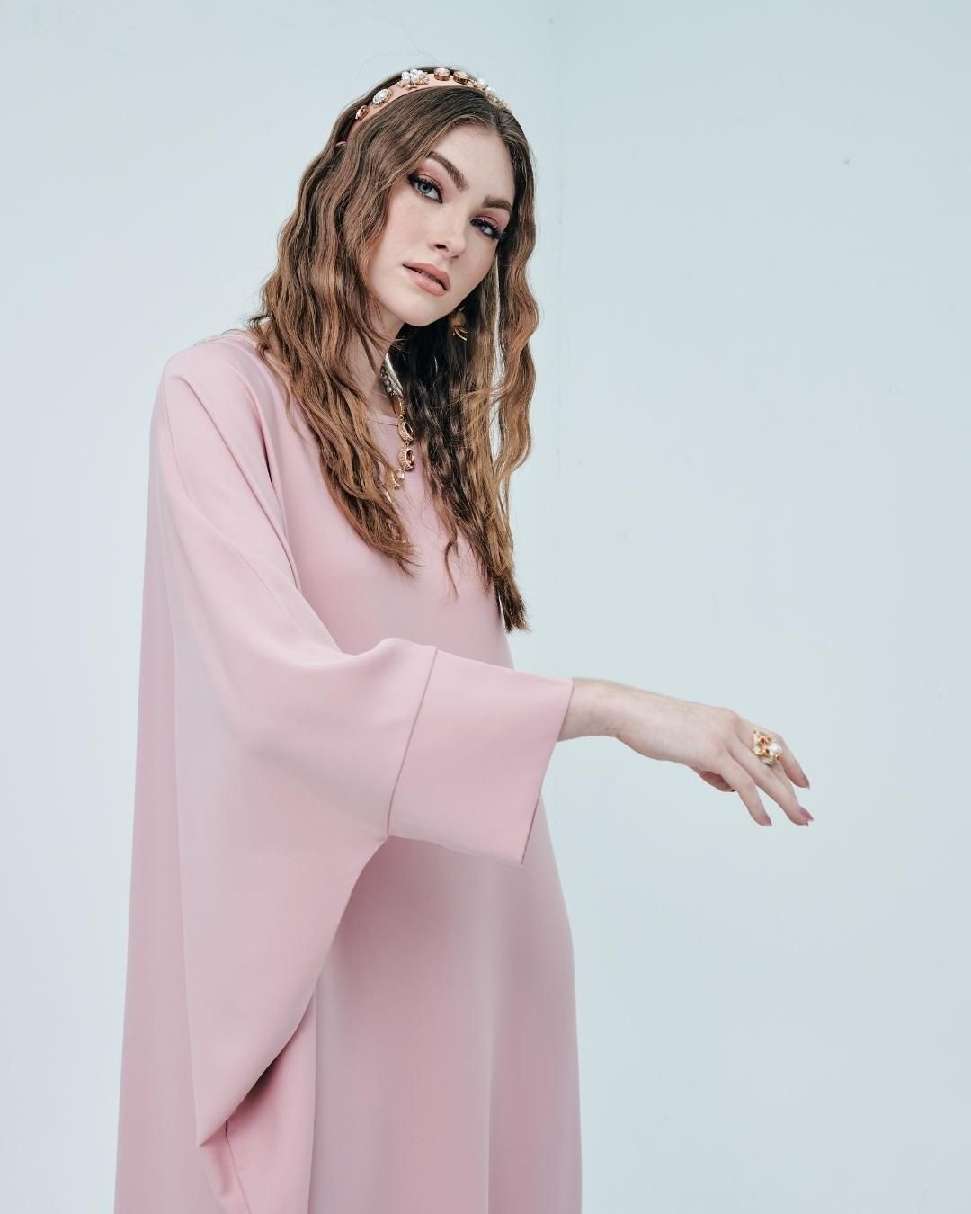 CHLOE Jubah Kaftan Rose Pink Close Up