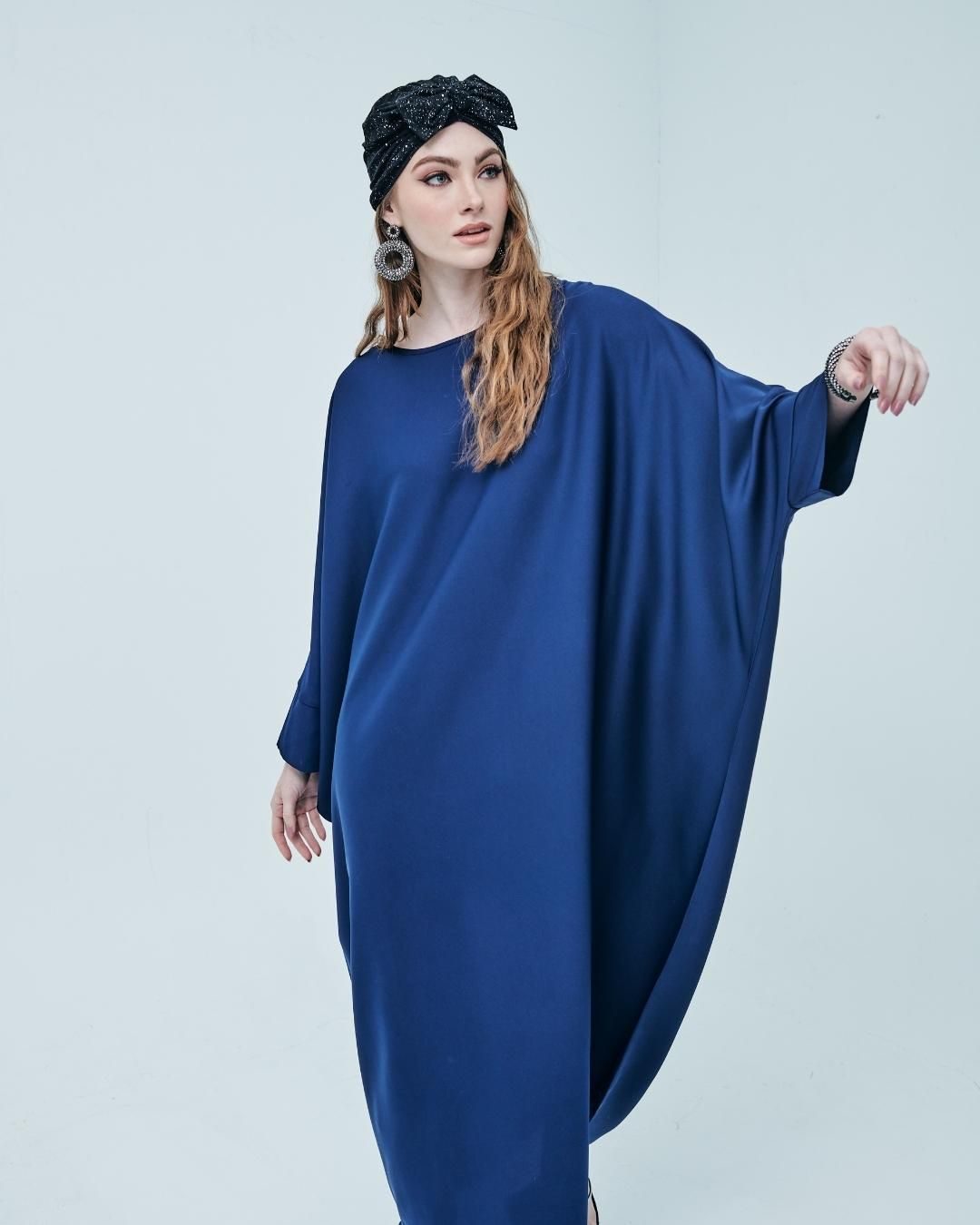 CHLOE Kaftan Satin Poly-Mix in Navy Blue