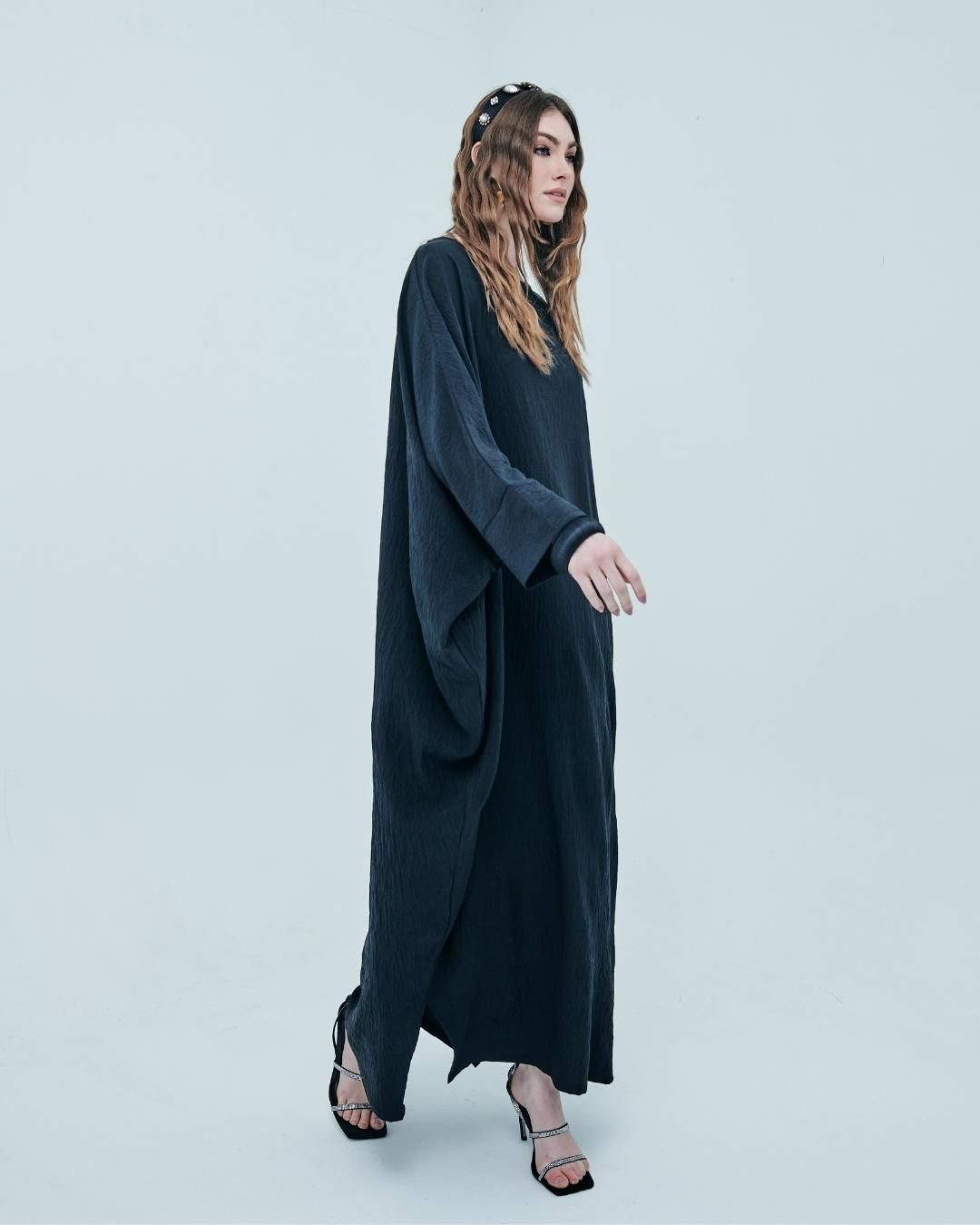 CLARISSE Jubah Kaftan Black Style Pose 1