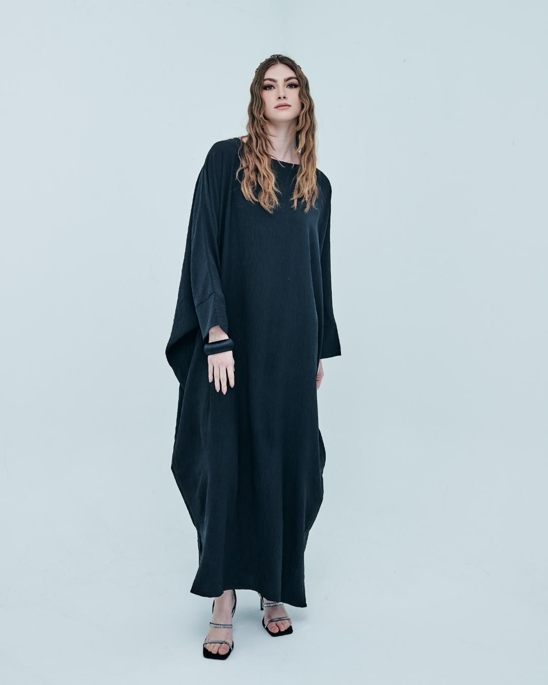 CLARISSE Jubah Kaftan Black Style Pose 2