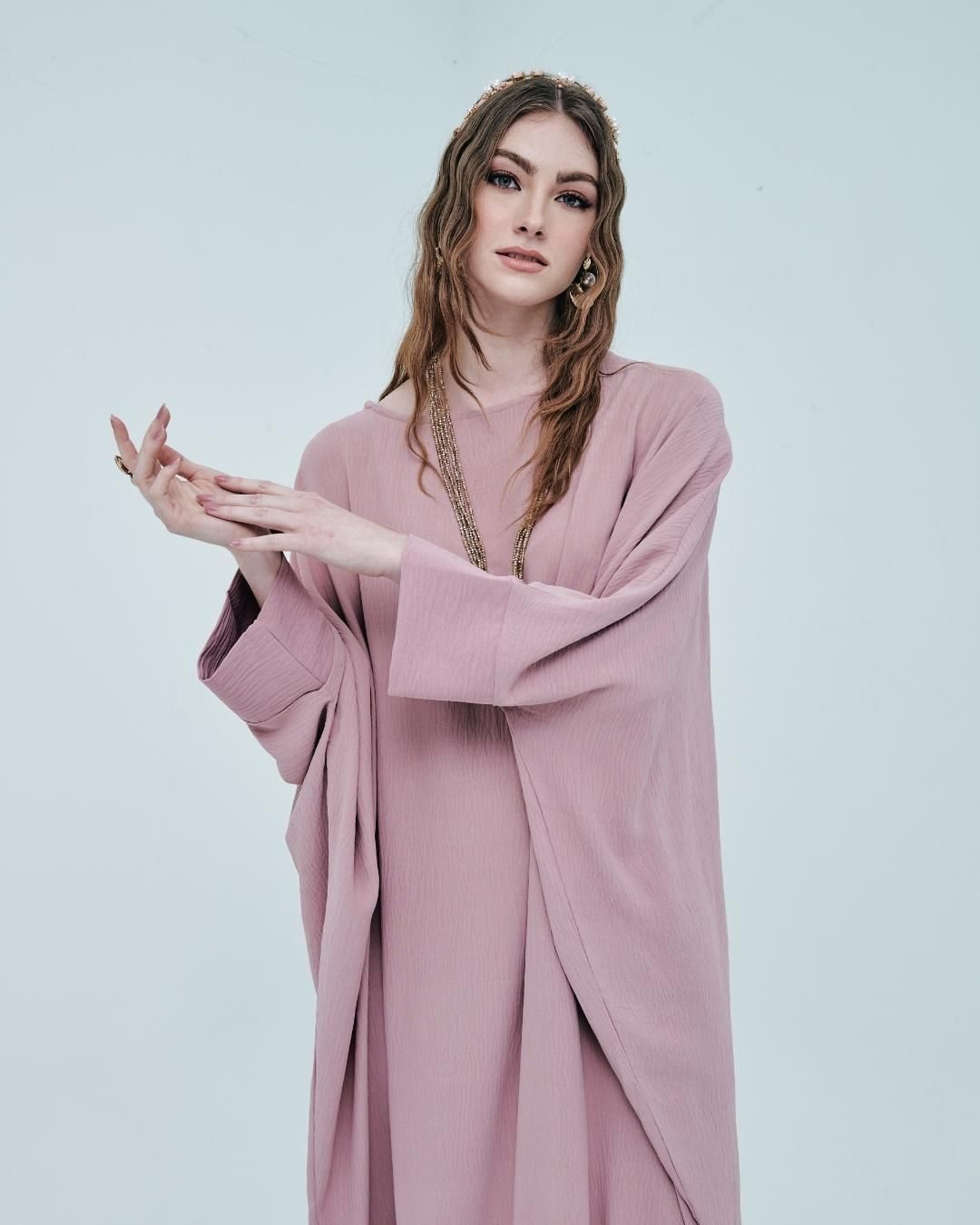 CLARISSE Jubah Kaftan Dusty Pink Close Up