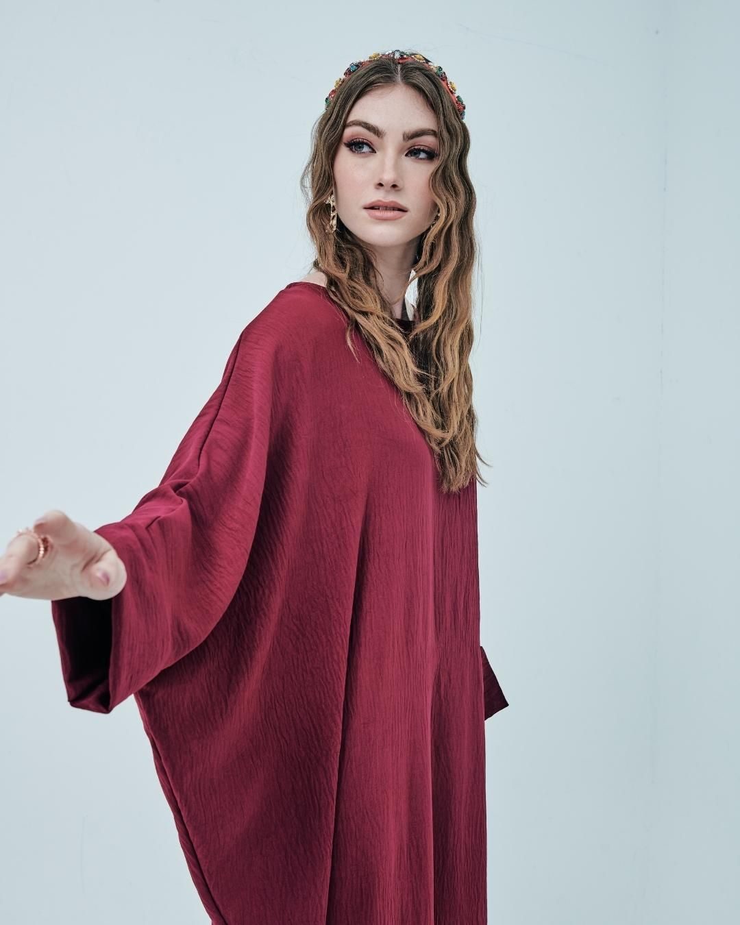 CLARISSE Jubah Kaftan Maroon Style Pose 2