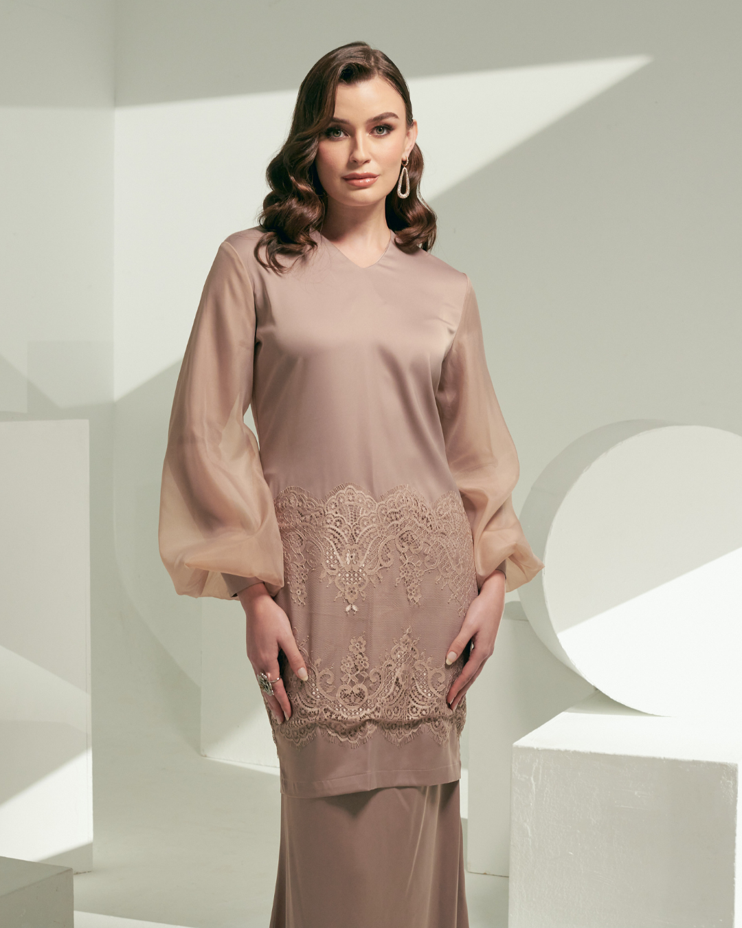 CATHERINE Satin Lace Bishop Sleeves – Mocha